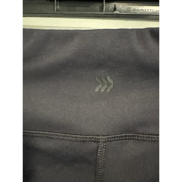 All In Motion Hi Rise Black Leggings Size XS - Picture 4 of 8